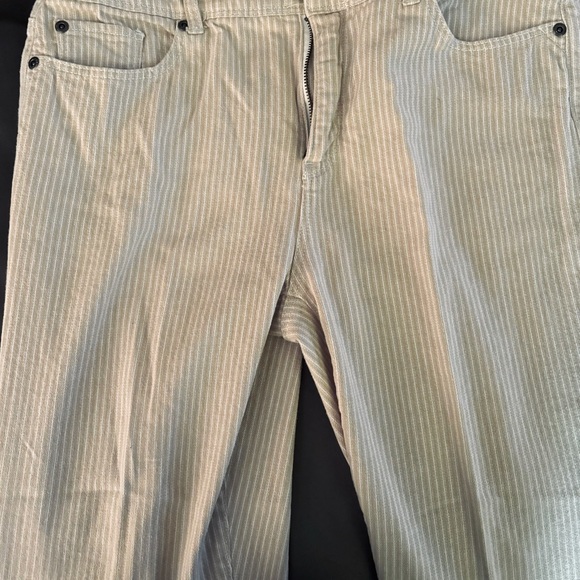 CHICOS SLIMMING PANTS - Picture 1 of 5